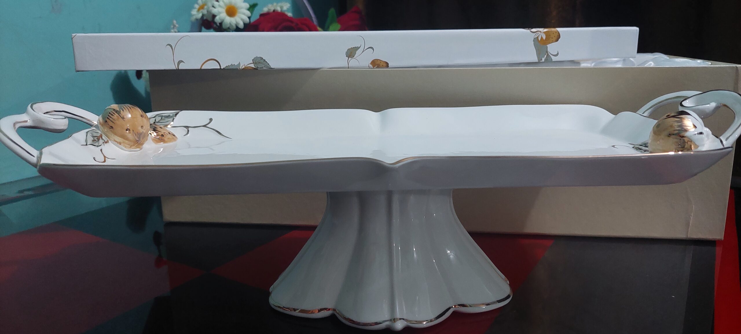Elegant & Modern Ceramic Serving Platter in Stand Style - Image 3