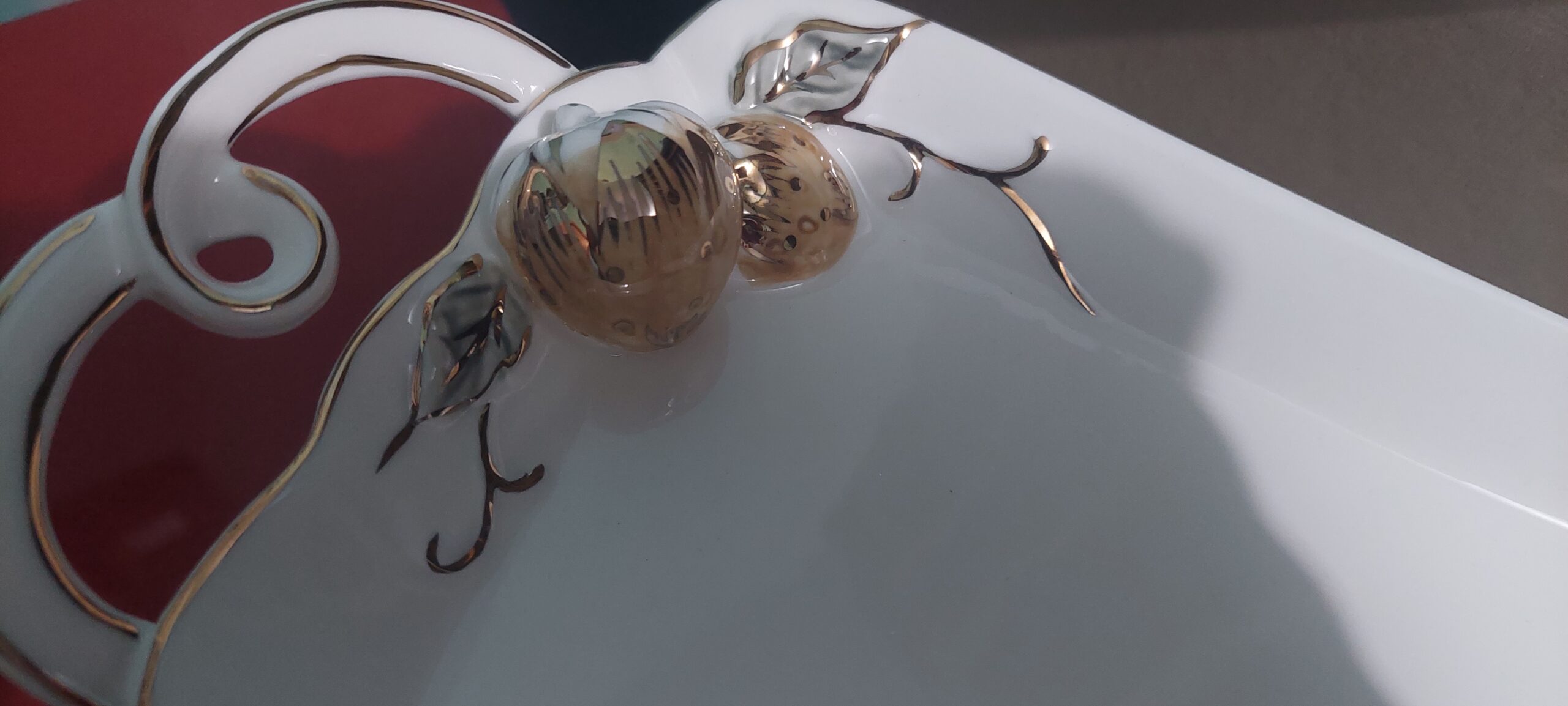 Elegant & Modern Ceramic Serving Platter in Stand Style - Image 2